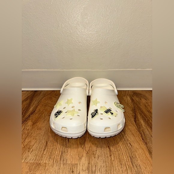 Crocs Classic Clog Bad Bunny - Picture 4 of 16